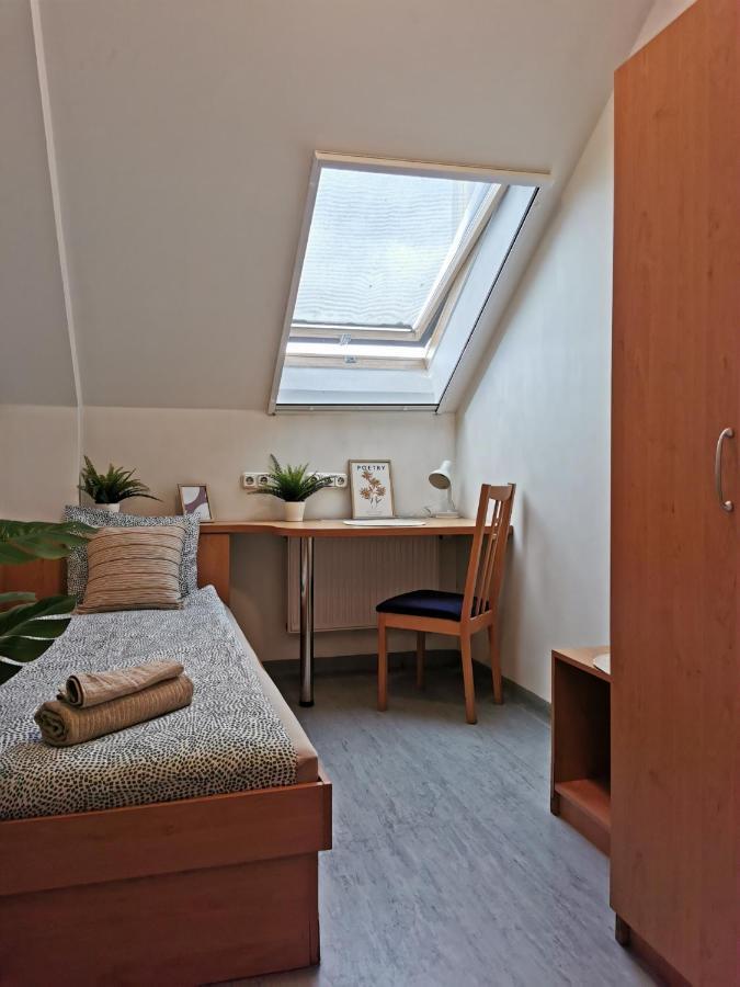 Hid Ifjusagi Szallo Hostel Dunaújváros Εξωτερικό φωτογραφία