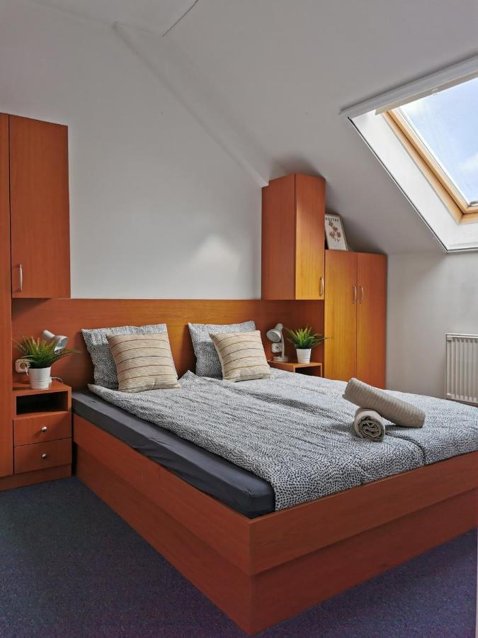 Hid Ifjusagi Szallo Hostel Dunaújváros Εξωτερικό φωτογραφία