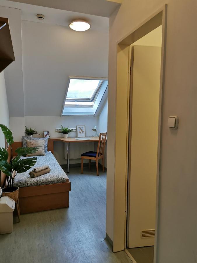Hid Ifjusagi Szallo Hostel Dunaújváros Εξωτερικό φωτογραφία