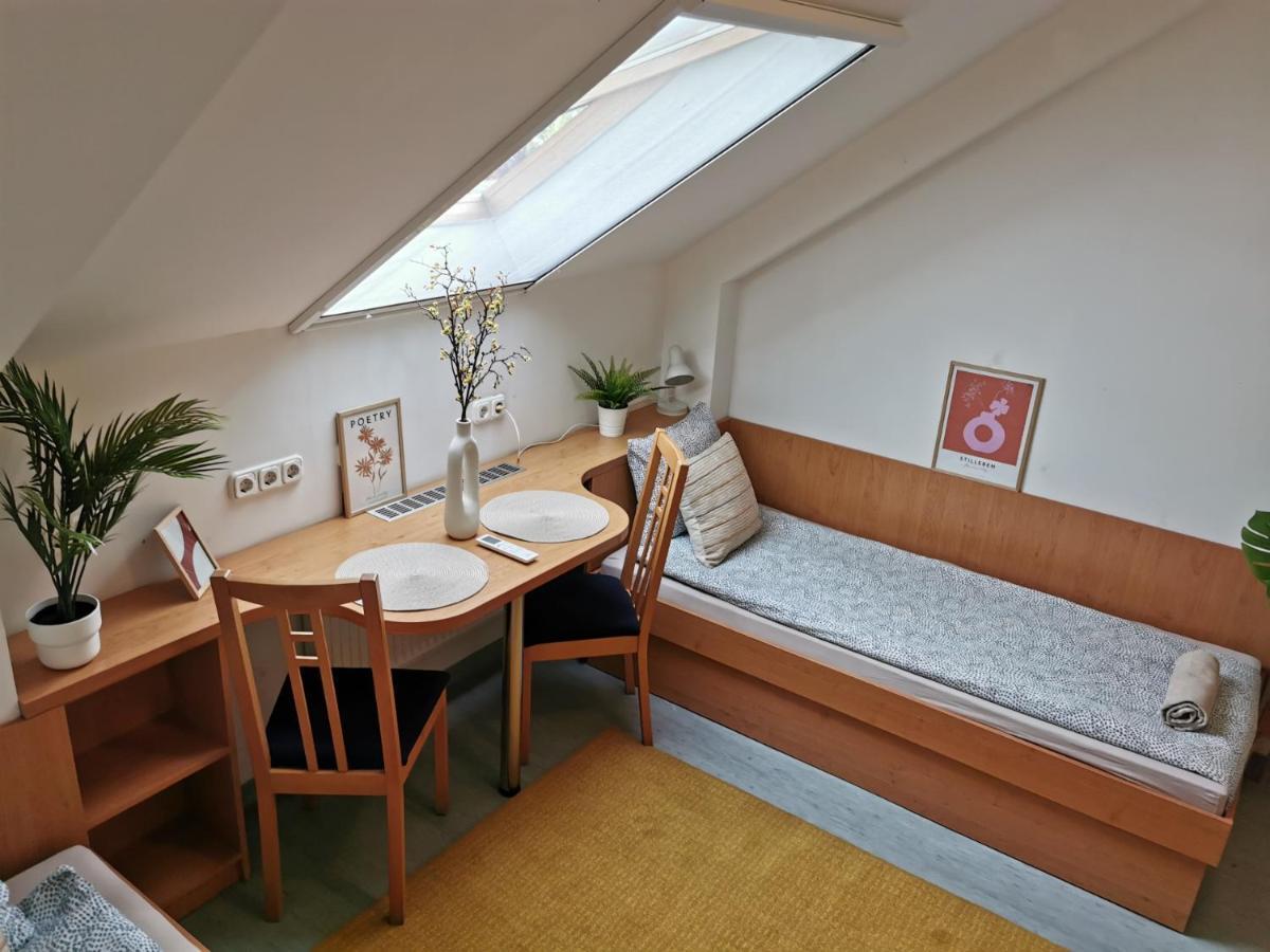 Hid Ifjusagi Szallo Hostel Dunaújváros Εξωτερικό φωτογραφία