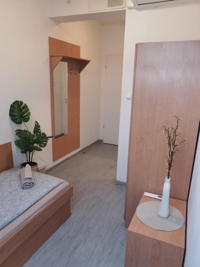 Hid Ifjusagi Szallo Hostel Dunaújváros Εξωτερικό φωτογραφία